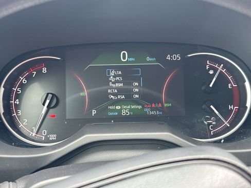 Used 2025 Toyota RAV4 XLE FWD image 10
