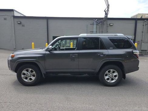 Used 2016 Toyota 4Runner SR5 Premium RWD image 6