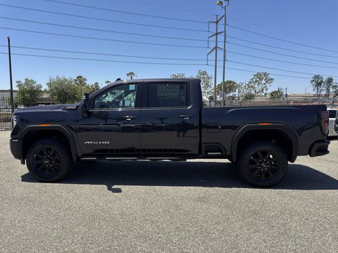 New 2026 GMC Sierra 2500 AT4 w/ AT4 Premium Plus Package AWD/4WD image 5