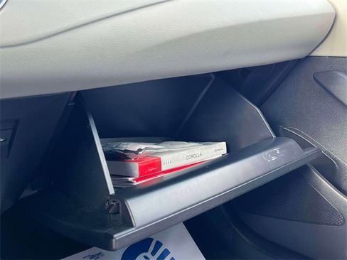 Used 2022 Toyota Corolla LE image 30