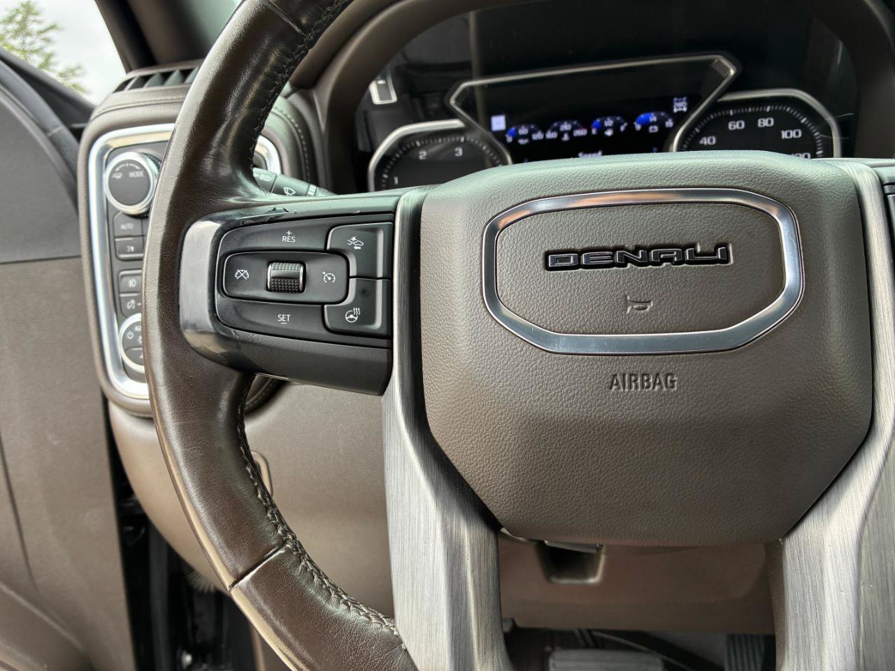 Used 2020 GMC Sierra 2500 Denali w/ Denali Ultimate Package AWD/4WD image 25