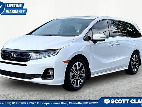 Used 2025 Honda Odyssey Elite image 3