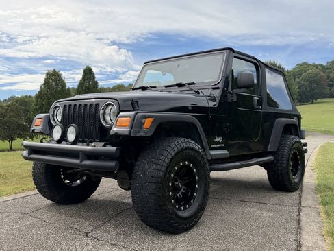 Used 2004 Jeep Wrangler 4WD image 19