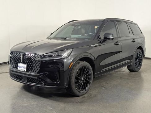 Used 2025 Lincoln Aviator Reserve w/ Equipment Group 201A image 4