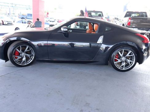 Used 2014 Nissan 370Z Touring w/ Sport Package RWD image 10