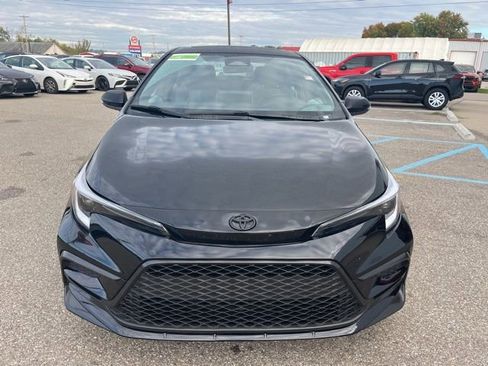 Used 2025 Toyota Corolla SE image 2