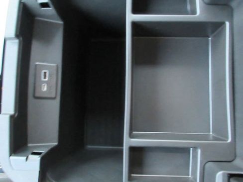 New 2026 Chevrolet Suburban LT w/ Comfort Package image 31