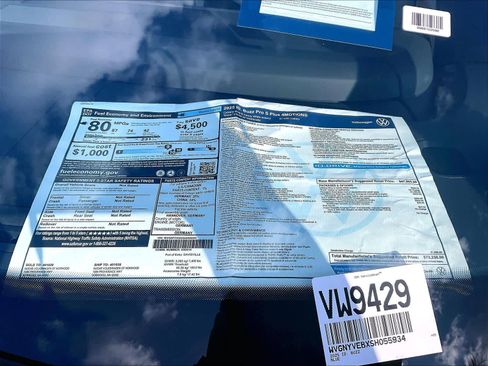 New 2025 Volkswagen ID. Buzz Pro S Plus image 18