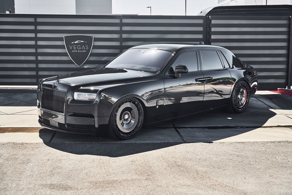 Used 2024 Rolls-Royce Phantom Sedan w/ The Phantom Package RWD image 5