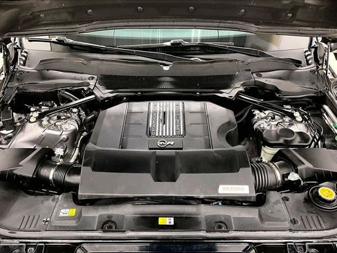 Used 2020 Land Rover Range Rover Sport SVR image 31