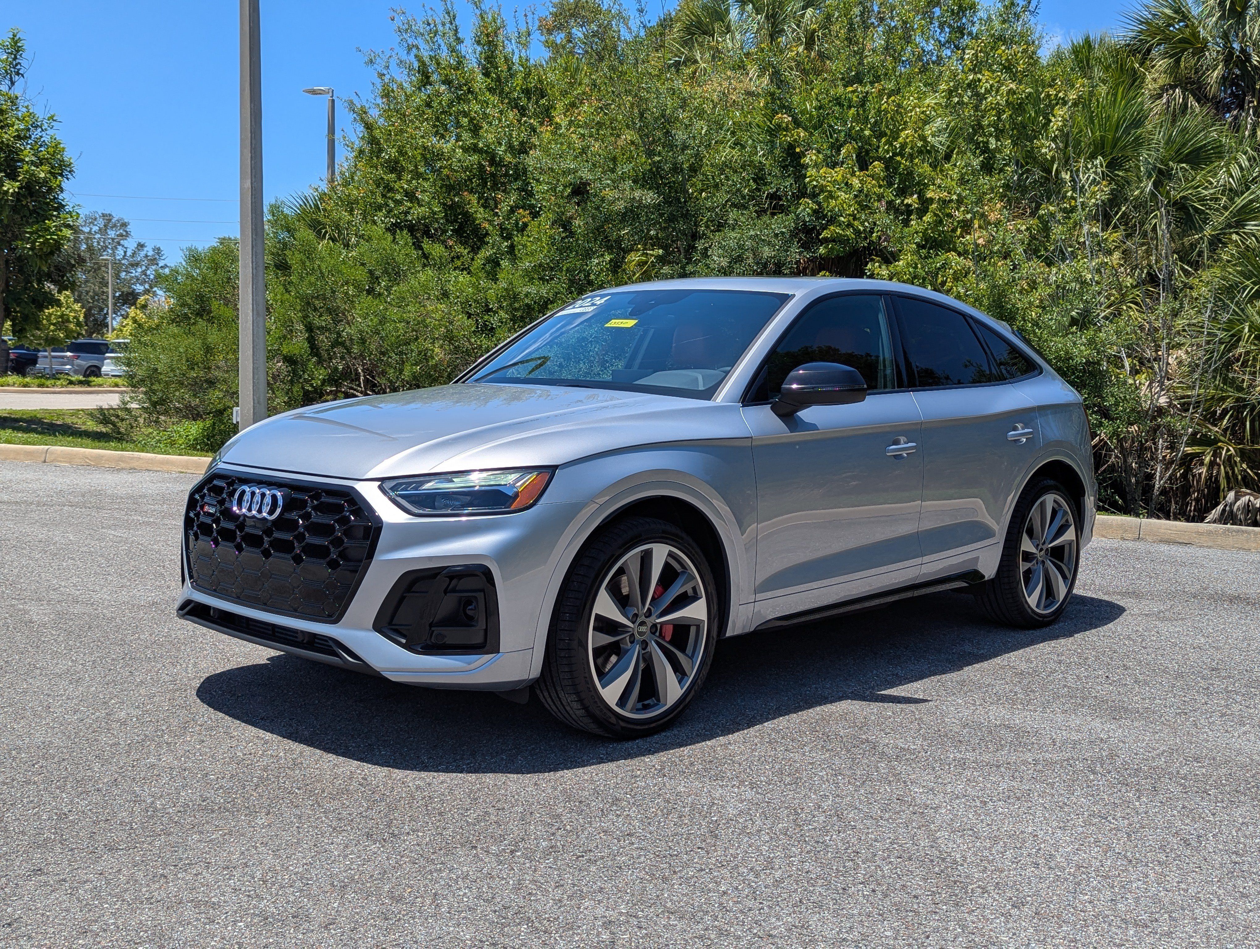 Certified 2024 Audi SQ5 Premium Plus AWD/4WD image 3