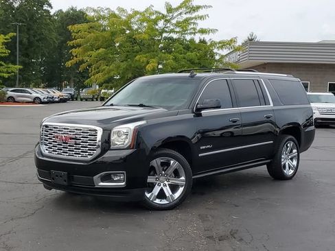 Used 2018 GMC Yukon XL Denali w/ Denali Ultimate Package AWD/4WD image 39