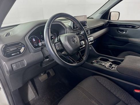 Used 2023 Honda Pilot Sport image 9