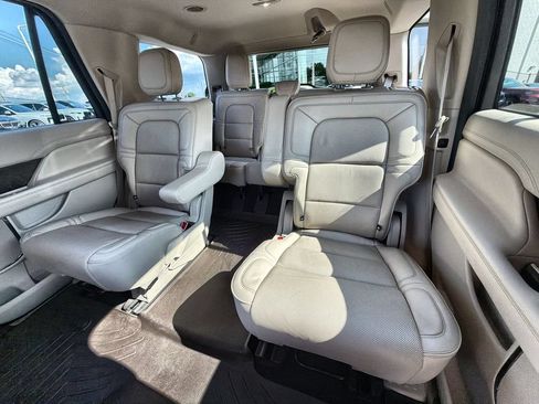 Used 2019 Lincoln Navigator Reserve AWD/4WD image 21