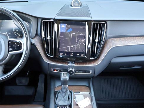 Used 2020 Volvo XC60 T5 Inscription w/ Protection Package Premier image 17