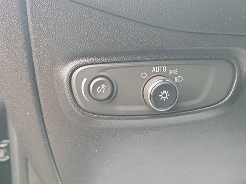 Used 2019 Chevrolet Equinox LT FWD image 23