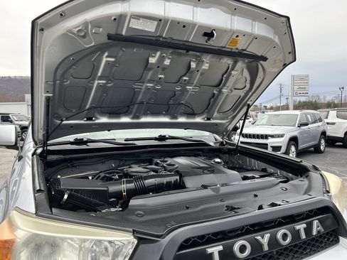 Used 2013 Toyota 4Runner SR5 w/ Convenience Pkg image 61