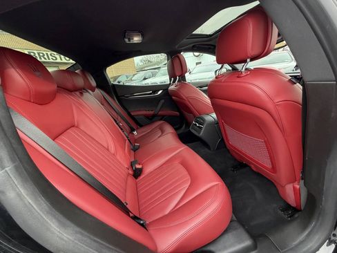 Used 2021 Maserati Ghibli S RWD image 17