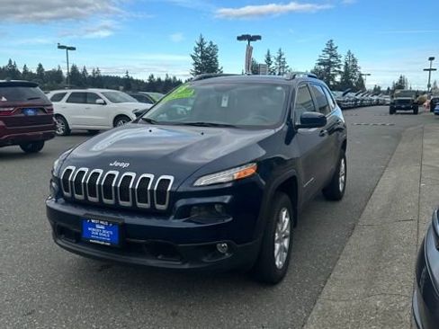 Used 2018 Jeep Cherokee Latitude Plus w/ Cold Weather Group image 5