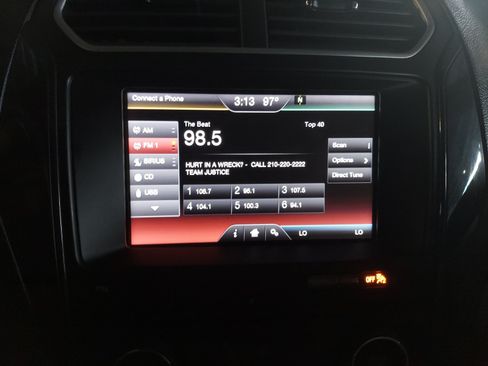 Used 2016 Ford Explorer XLT w/ Equipment Group 202A FWD image 17