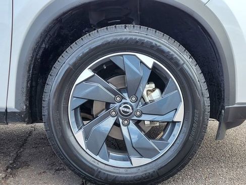 Used 2024 Nissan Rogue SV image 29