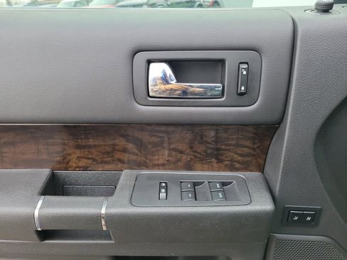 Used 2019 Ford Flex Limited image 18