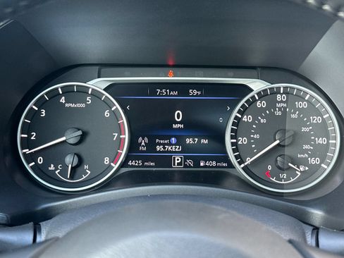 Used 2025 Nissan Sentra SV w/ SV Premium Package FWD image 27