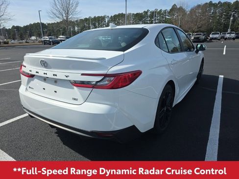 Used 2025 Toyota Camry SE image 10