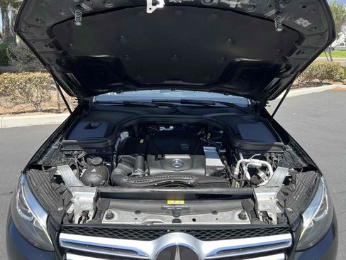 Used 2018 Mercedes-Benz GLC 300 4MATIC image 24