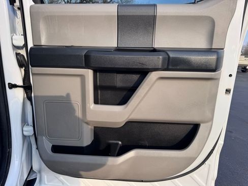 Used 2022 Ford F250 XL w/ Power Equipment Group image 23