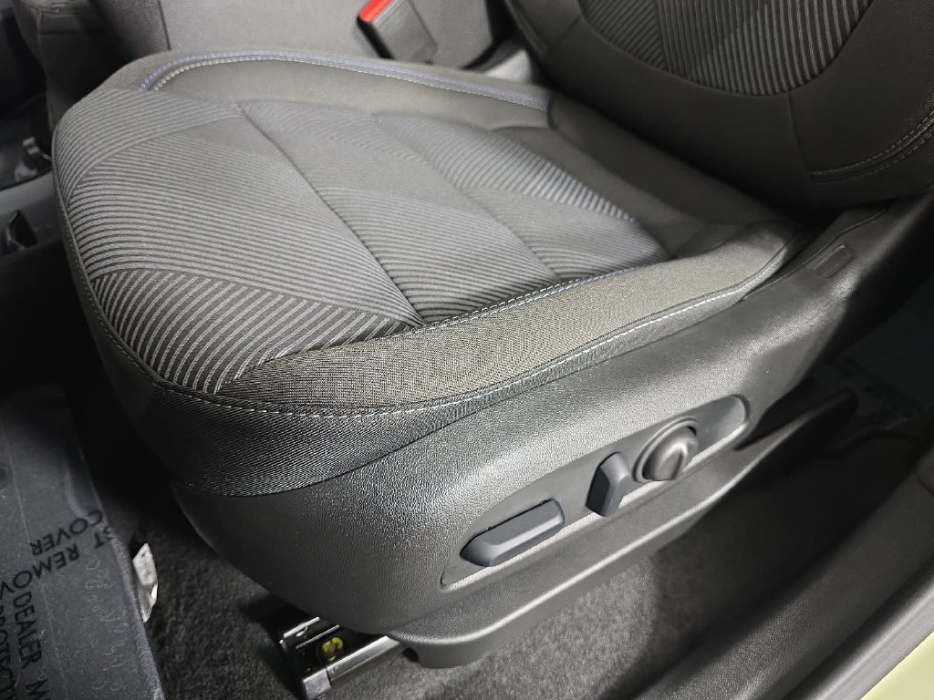 New 2027 Chevrolet Bolt LT w/ Comfort Package FWD image 25