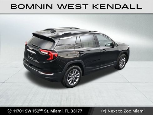 Used 2022 GMC Terrain SLT w/ Tech Package image 17