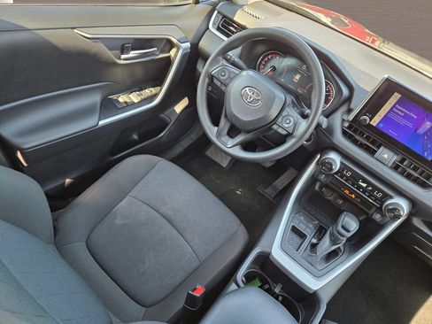 Used 2025 Toyota RAV4 XLE FWD image 17