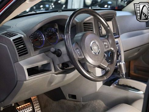 Used 2006 Jeep Grand Cherokee SRT8 image 17