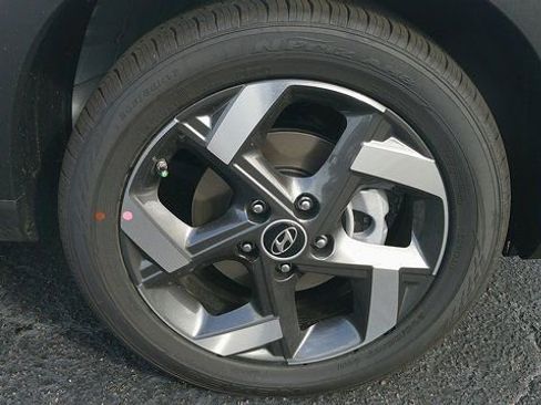 New 2026 Hyundai Venue SEL FWD image 23