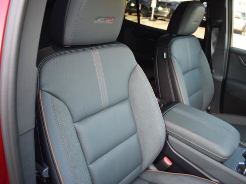 Used 2026 GMC Acadia AT4 w/ Luxury Package AWD/4WD image 81