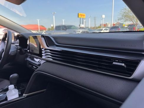 Used 2025 Toyota Camry LE image 16