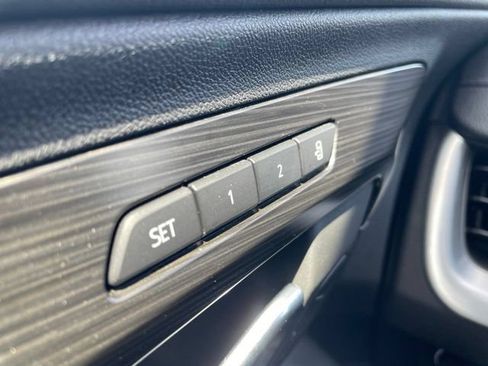 Used 2023 GMC Terrain SLT FWD image 13