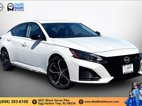 Certified 2023 Nissan Altima 2.5 SR FWD image 10