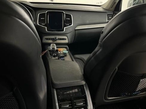 Certified 2024 Volvo XC90 B6 Ultimate w/ Protection Package Premier image 9