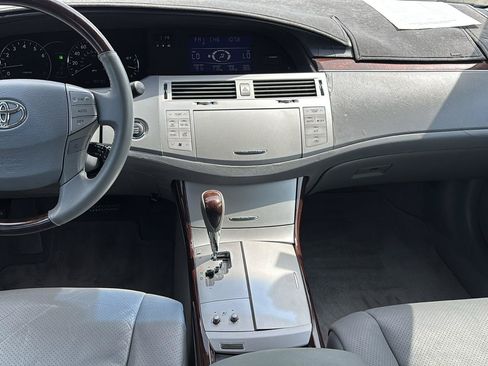 Used 2009 Toyota Avalon Limited FWD image 15
