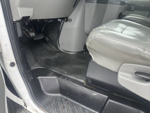 Used 2009 Ford E-250 and Econoline 250 E 250 3dr Cargo Van image 13