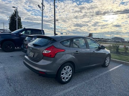 Used 2012 Ford Focus SE FWD image 5
