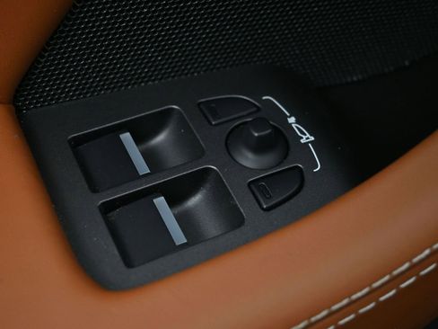Used 2024 Jaguar F-TYPE R AWD/4WD image 15