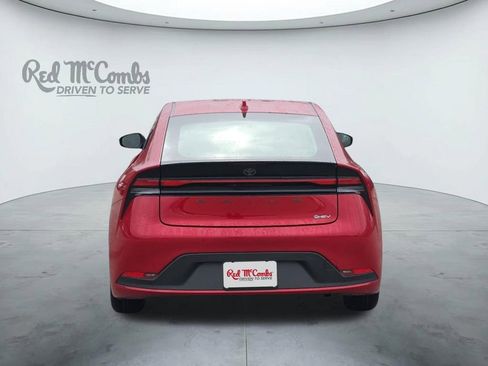 Used 2025 Toyota Prius LE FWD image 4