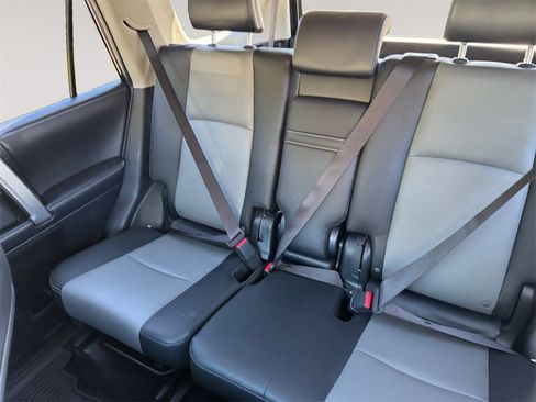 Used 2018 Toyota 4Runner SR5 Premium image 13