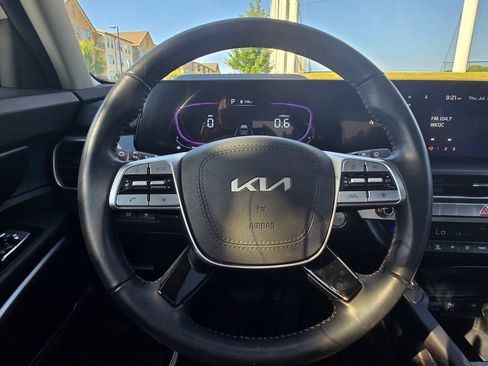 Used 2025 Kia Telluride S FWD image 27