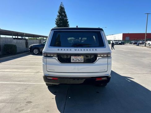 Used 2023 Jeep Grand Wagoneer Series III w/ HD Trailer Tow Package image 6