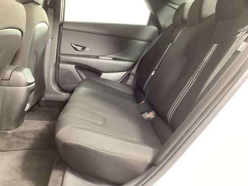 Certified 2025 Hyundai Elantra Sport image 22