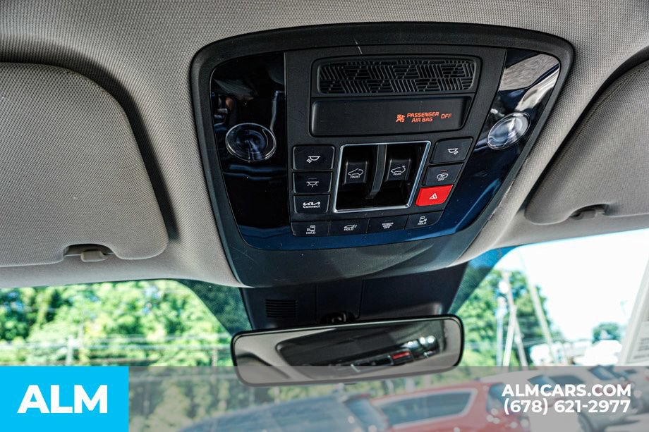 Used 2025 Kia Carnival SX w/ SX Dark Edition Package FWD image 39